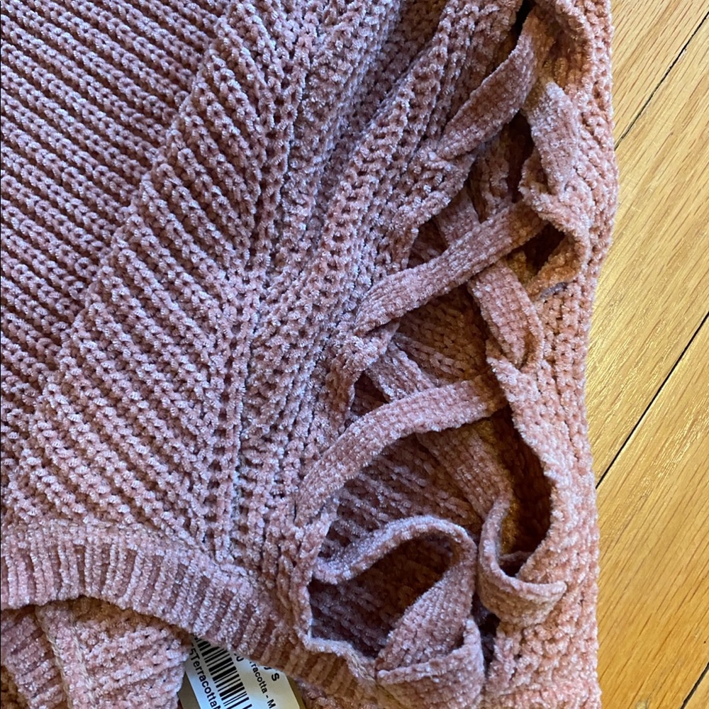 Peach sweater - Picture 2 of 2